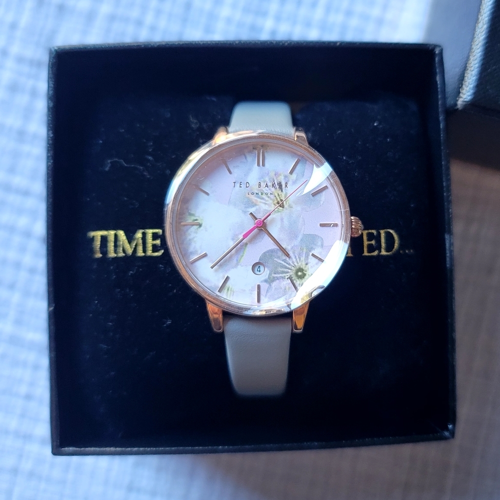 🌿Ted Baker London "Not Just a Pretty Face" Floral Watch [37mm]🌿 - Picture 2 of 9